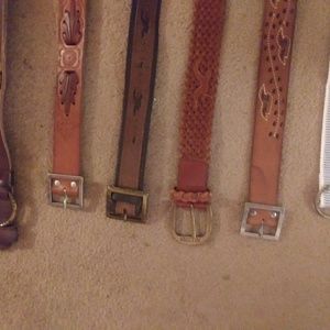 SORRY SOLD! Idk how to delete the listing